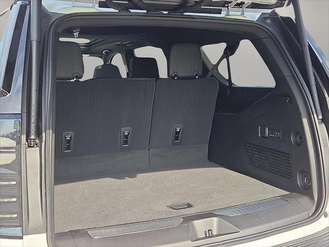 2025 Chevrolet Suburban 4WD High Country