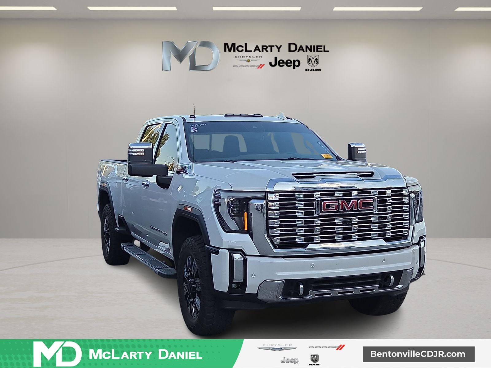 2024 GMC Sierra 2500HD 4WD Crew Cab Standard Bed Denali