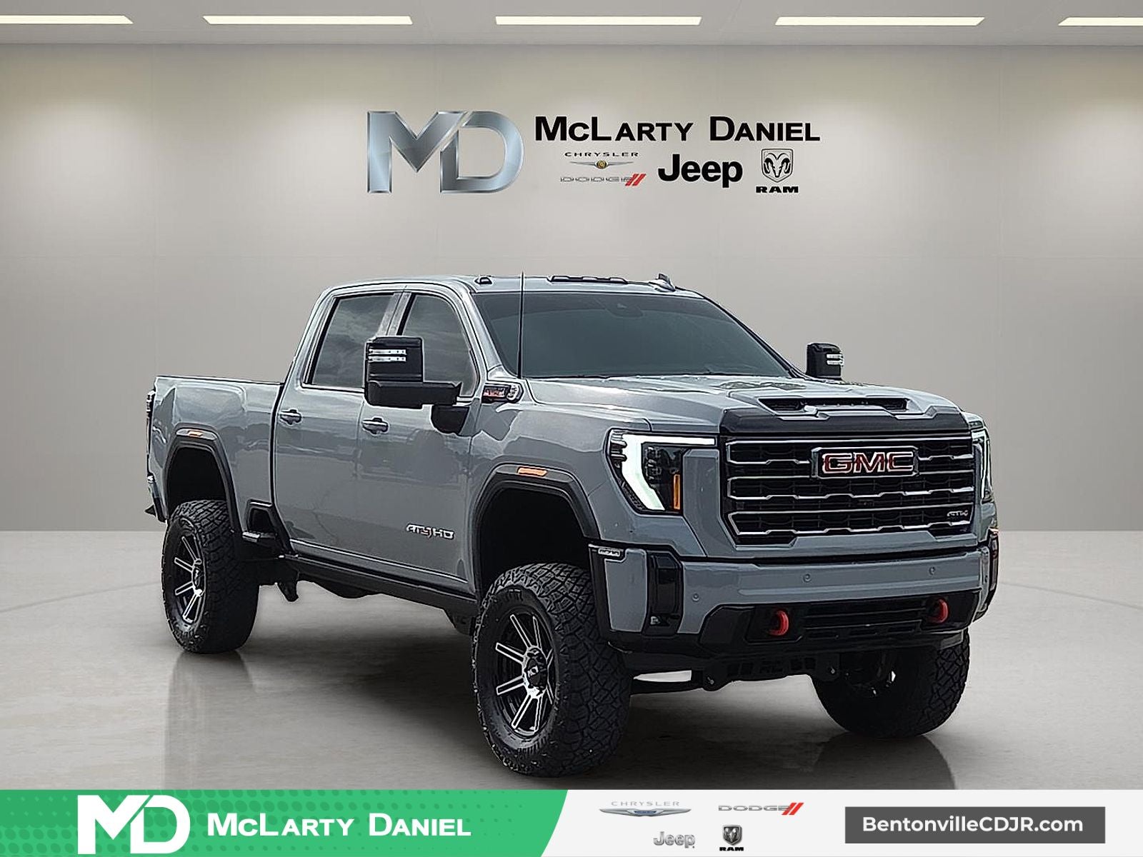 2025 GMC Sierra 2500HD 4WD Crew Cab Standard Bed AT4