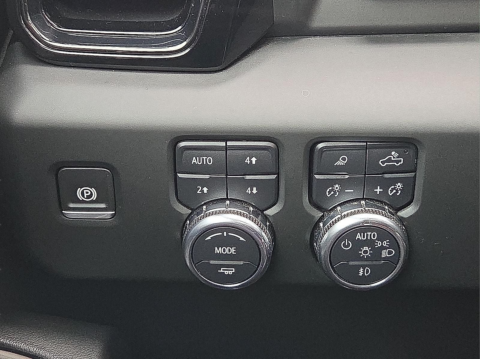 2025 GMC Sierra 2500HD 4WD Crew Cab Standard Bed AT4