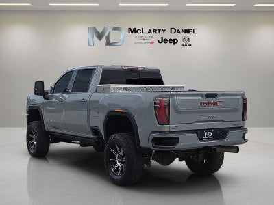 2025 GMC Sierra 2500HD 4WD Crew Cab Standard Bed AT4