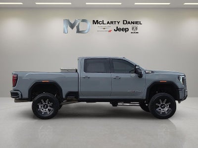 2025 GMC Sierra 2500HD 4WD Crew Cab Standard Bed AT4