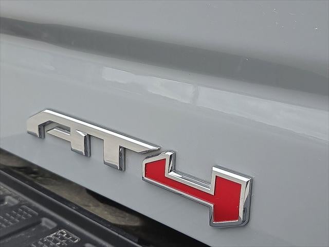 2025 GMC Sierra 2500HD 4WD Crew Cab Standard Bed AT4
