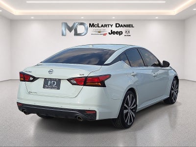 2021 Nissan Altima SR FWD