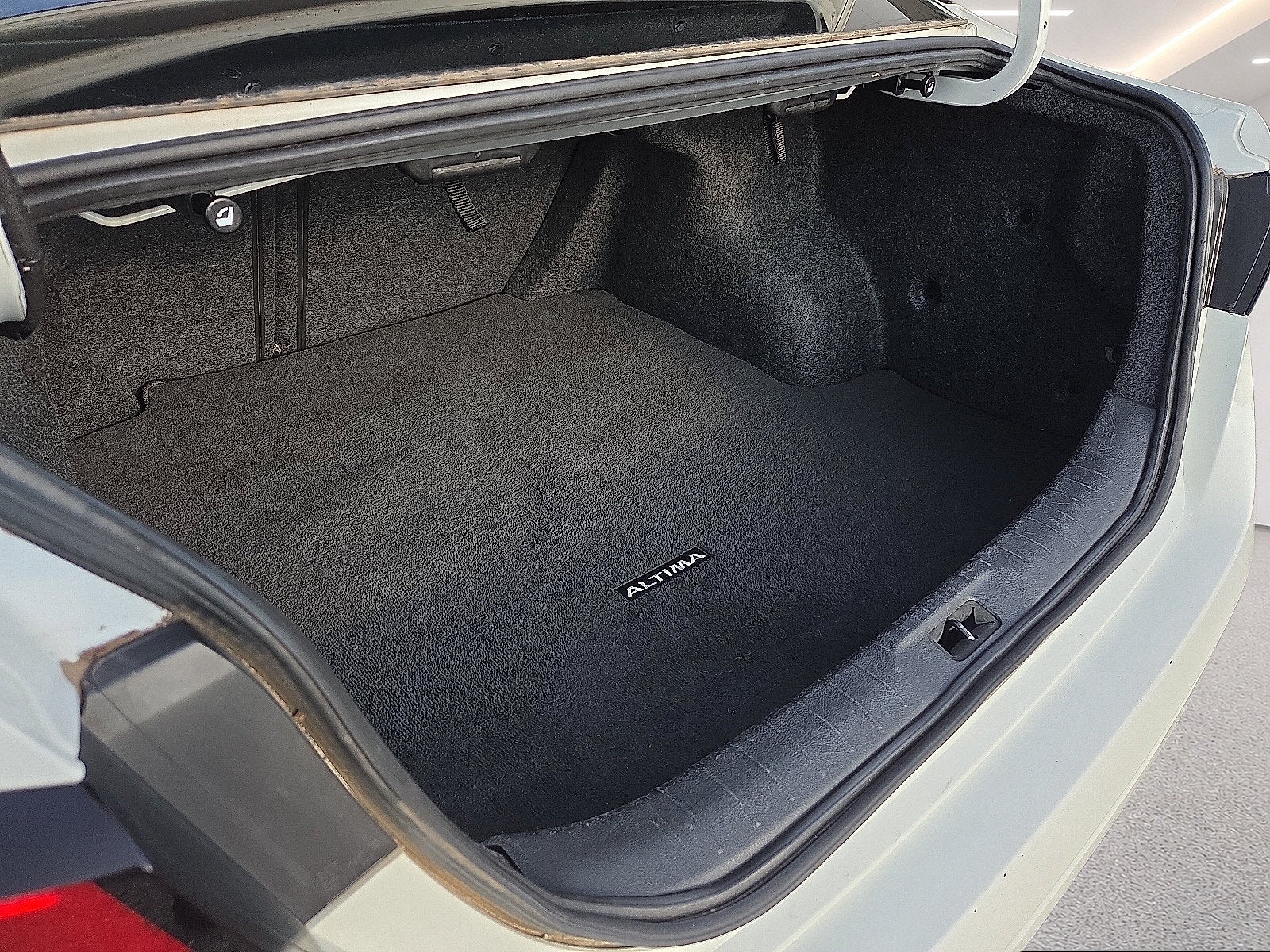 2021 Nissan Altima SR FWD