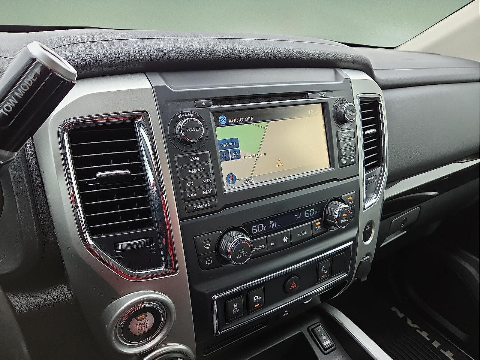 2017 Nissan TITAN SV