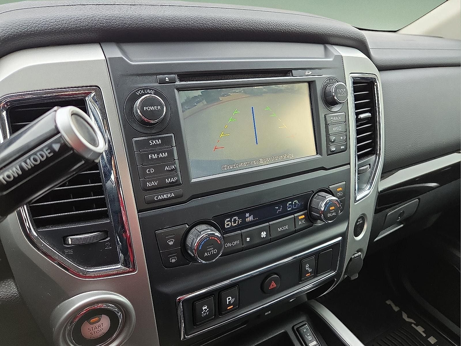 2017 Nissan TITAN SV