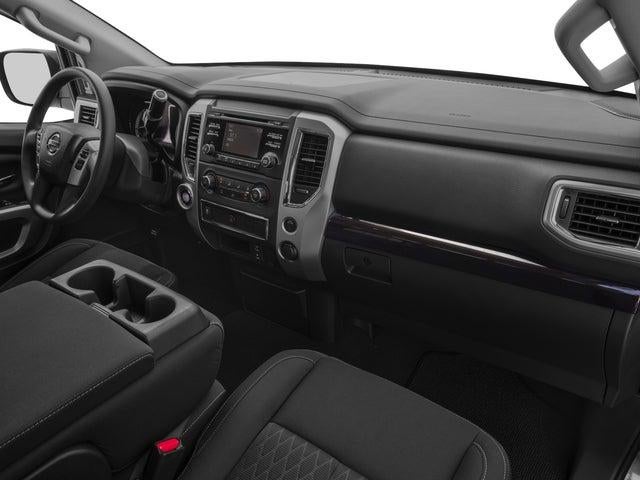 2017 Nissan TITAN SV