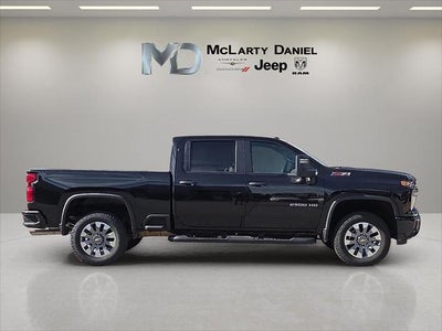 2025 Chevrolet Silverado 2500HD 4WD Crew Cab Standard Bed Custom