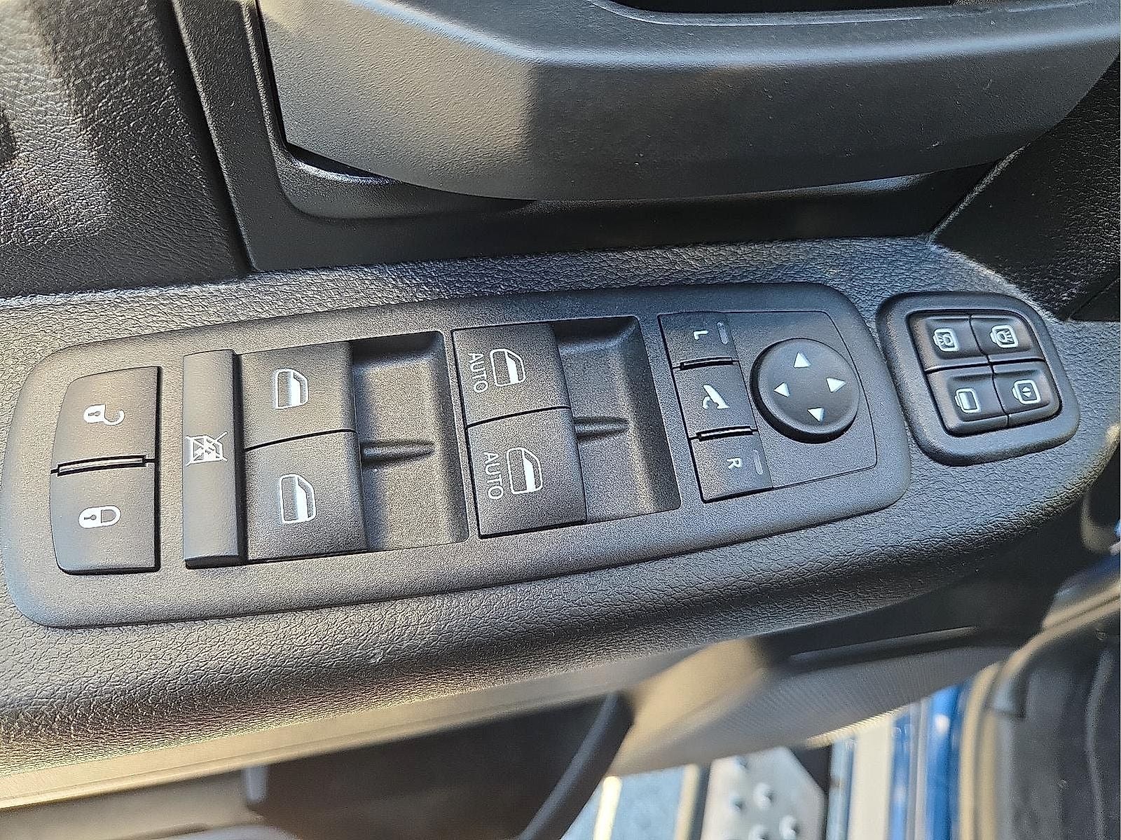 2024 RAM 3500 Tradesman Crew Cab 4x4 8' Box