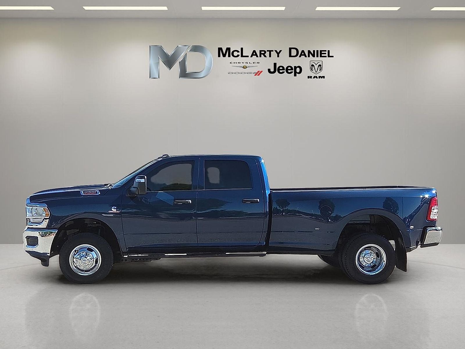 2024 RAM 3500 Tradesman Crew Cab 4x4 8' Box