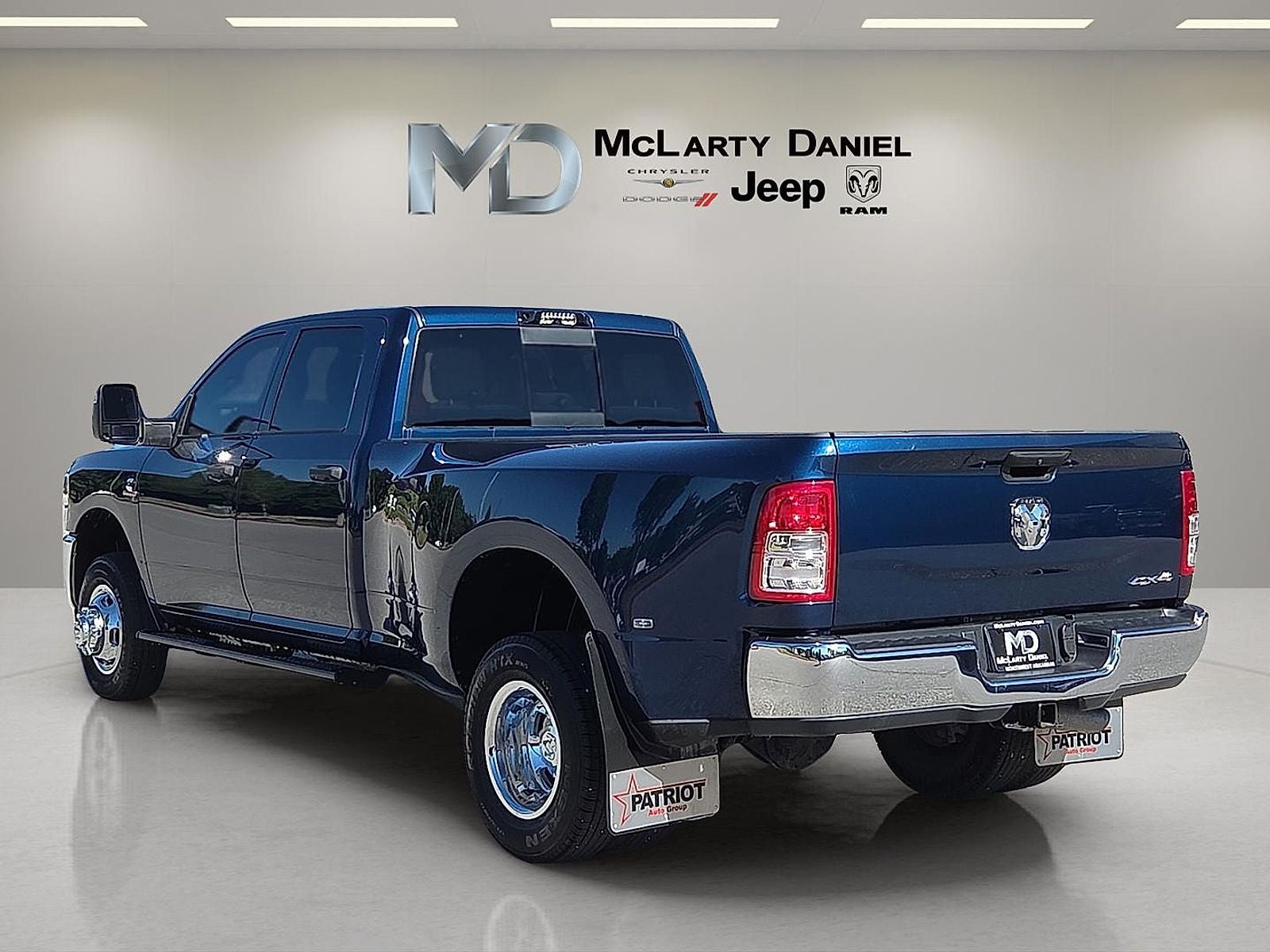 2024 RAM 3500 Tradesman Crew Cab 4x4 8' Box