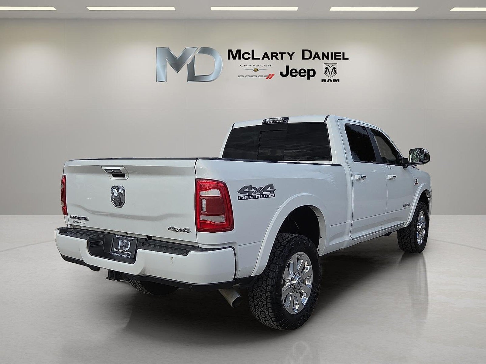 2020 RAM 2500 Laramie Crew Cab 4X4 6'4' Box