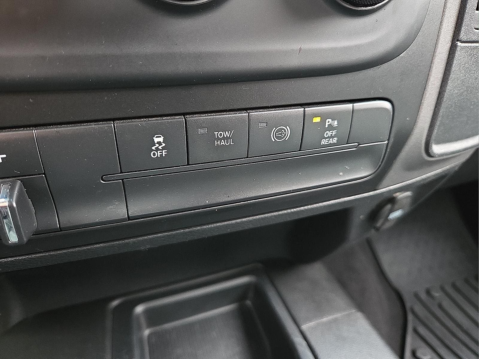 2018 RAM 2500 Tradesman Crew Cab 4x4 8' Box