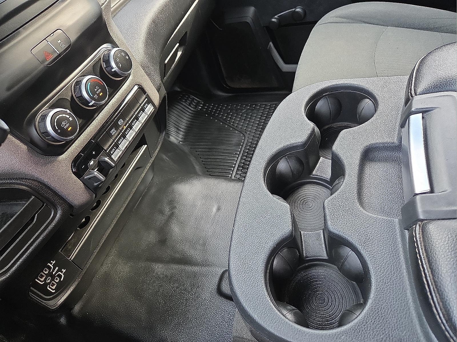 2023 RAM 5500 Chassis Tradesman/SLT