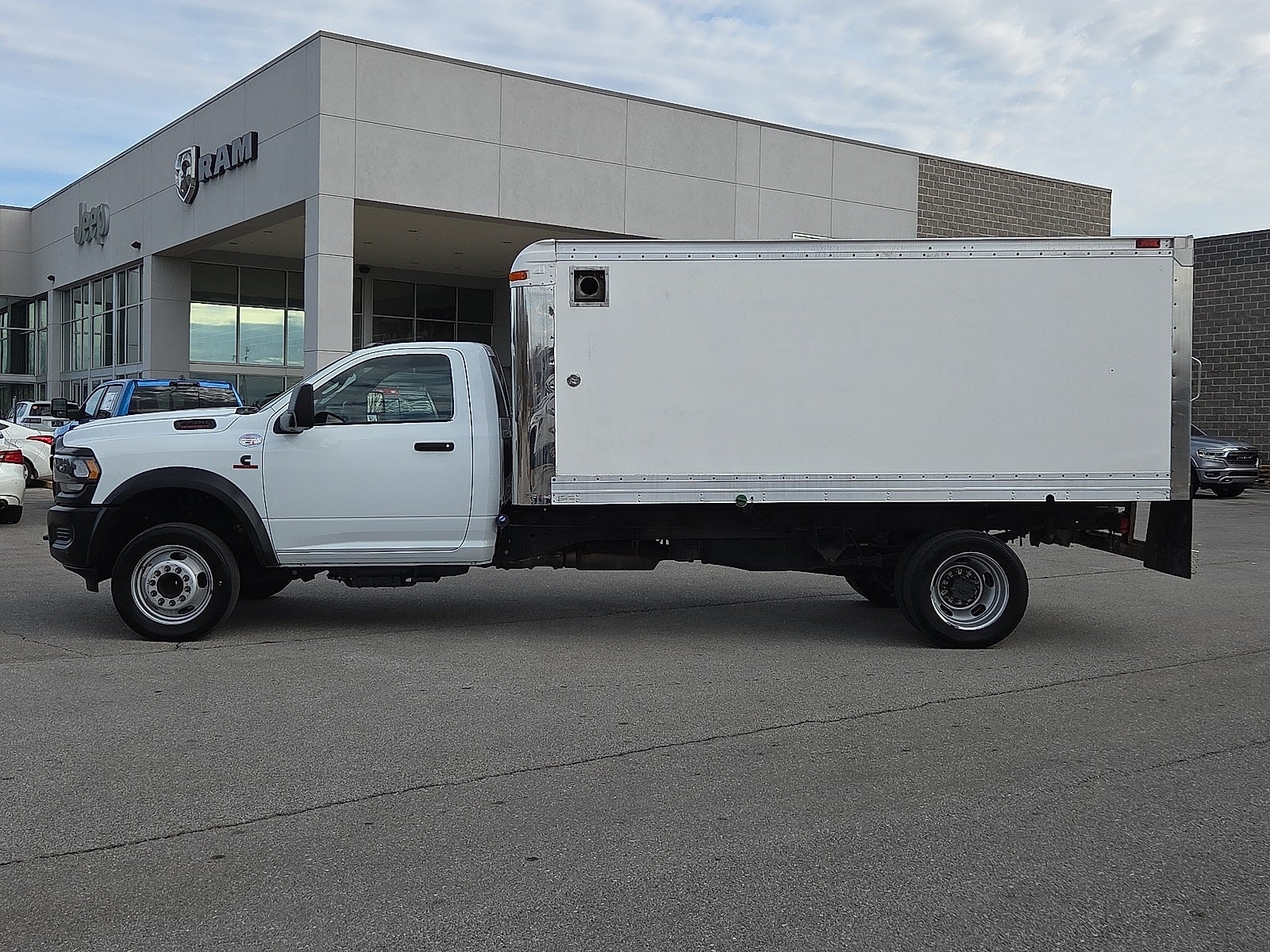 2023 RAM 5500 Chassis Tradesman/SLT