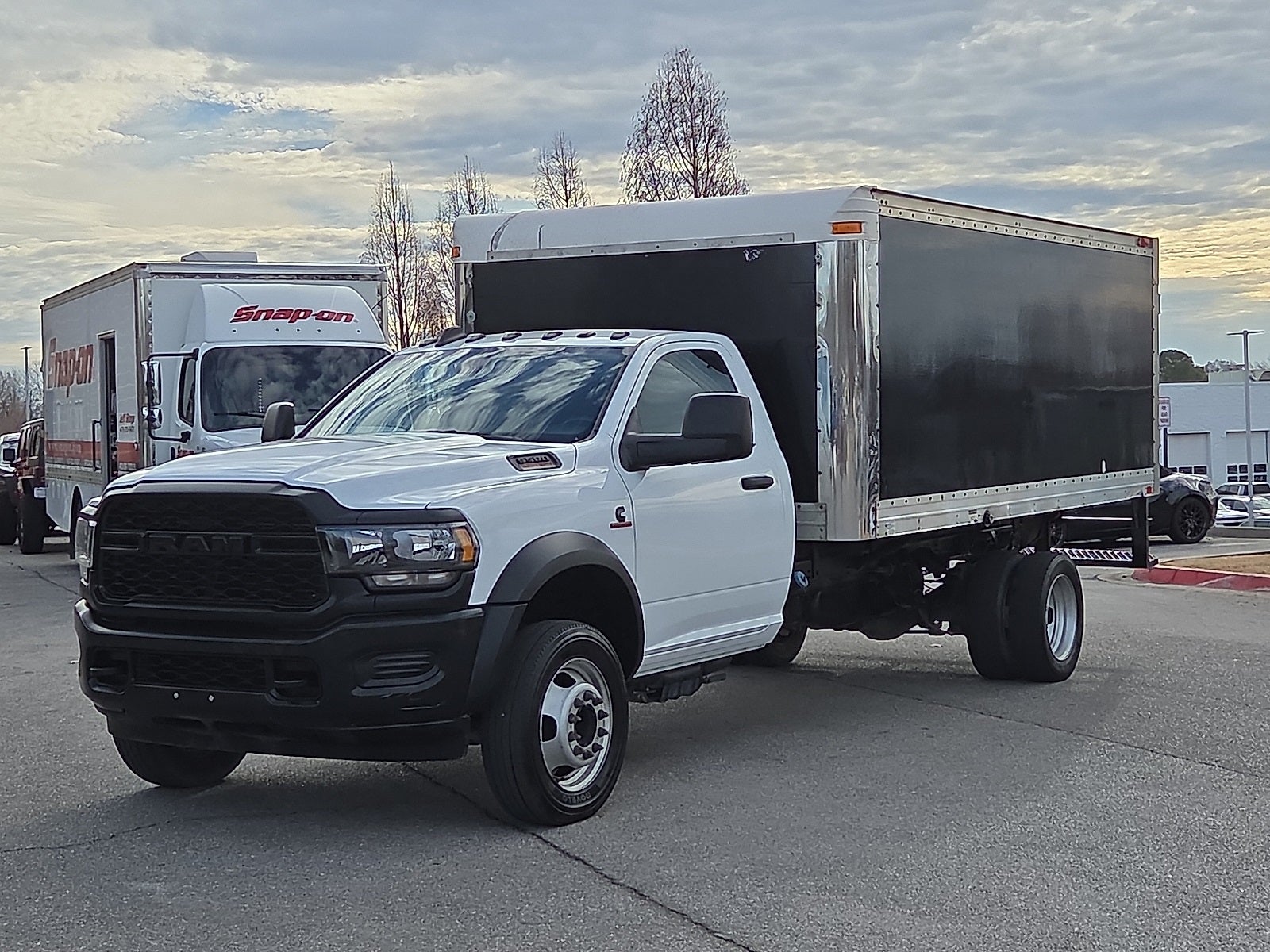 2023 RAM 5500 Chassis Tradesman/SLT