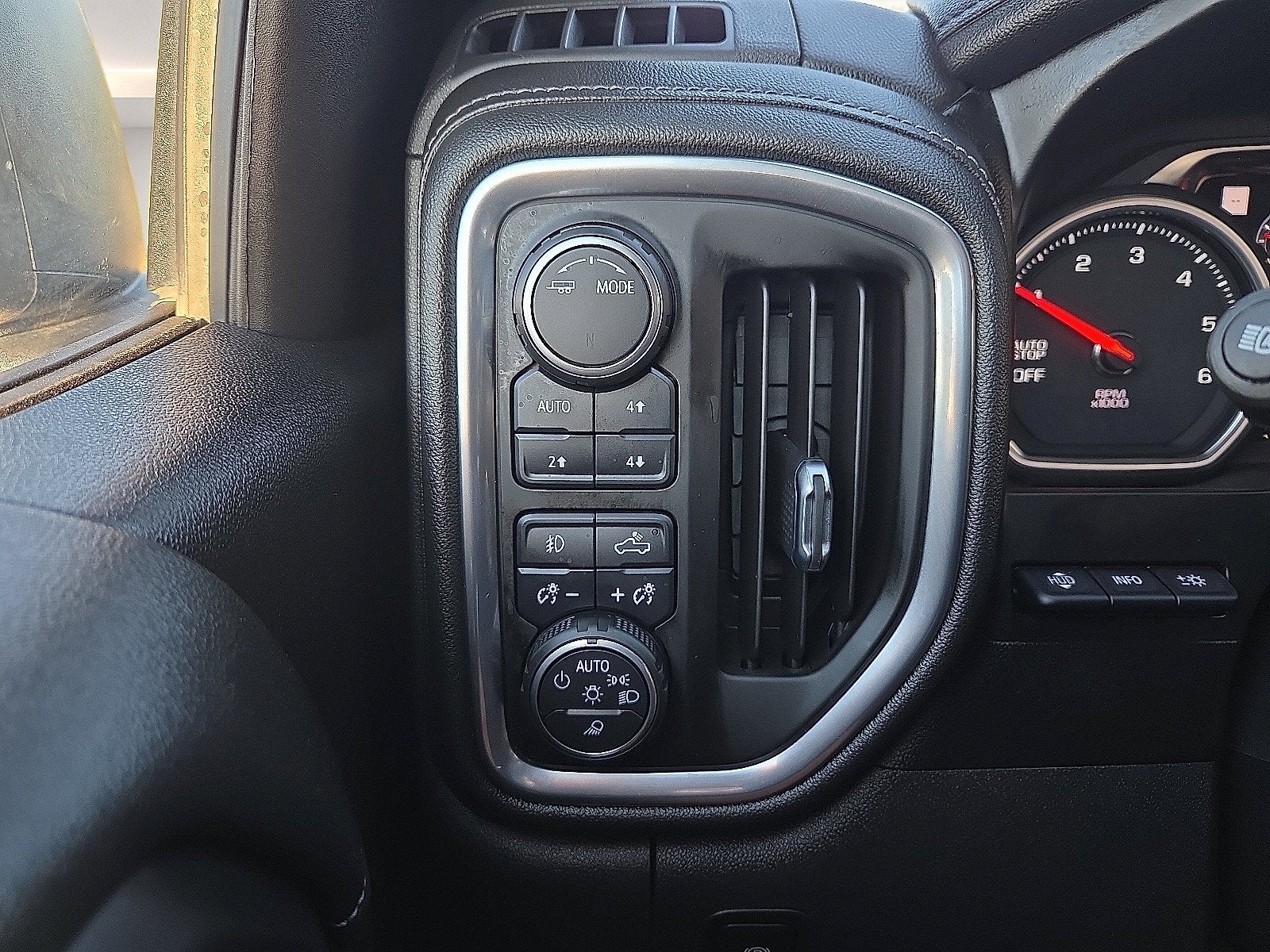 2021 Chevrolet Silverado 1500 4WD Crew Cab Short Bed LTZ