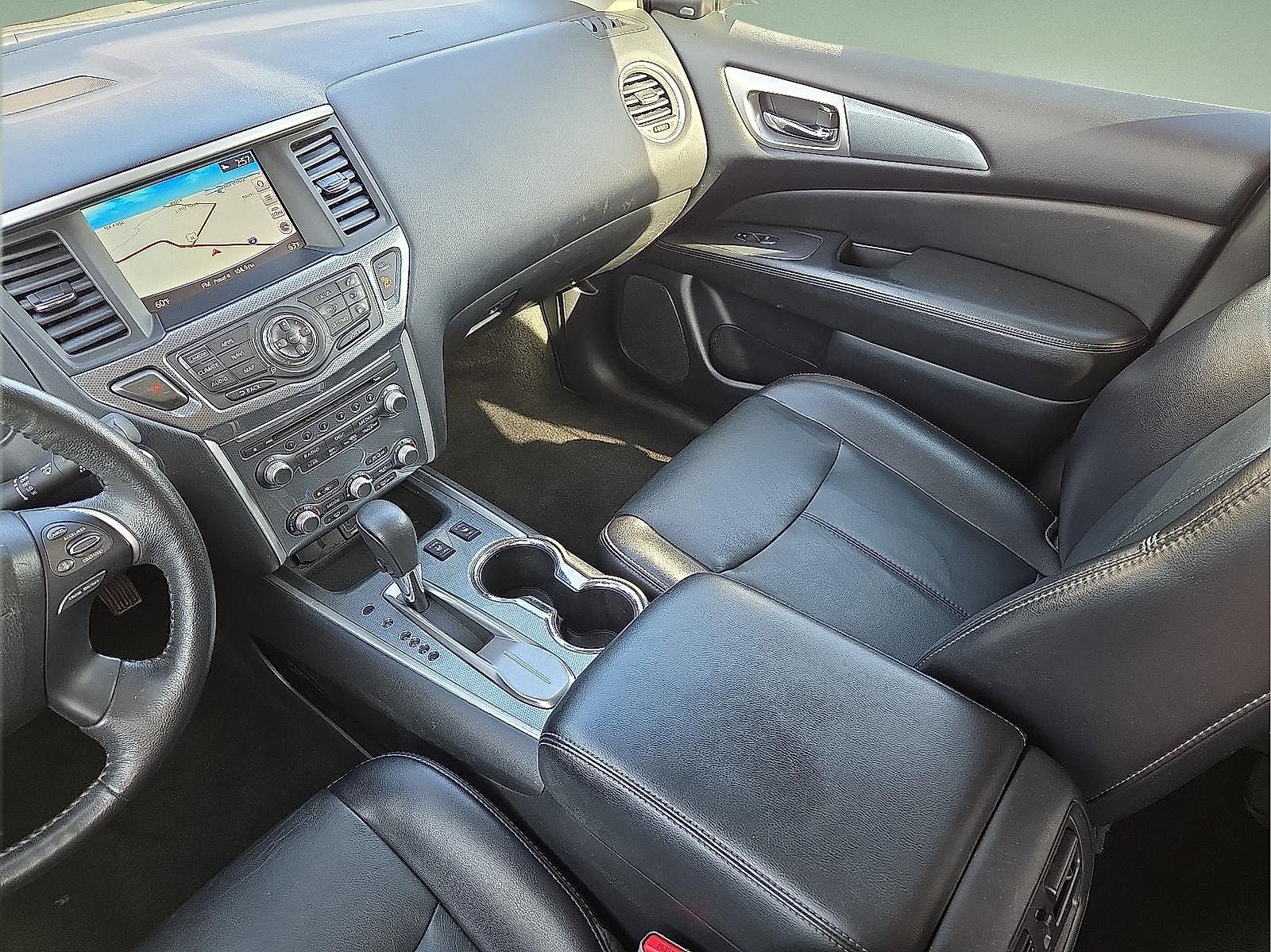 2020 Nissan Pathfinder SL 2WD