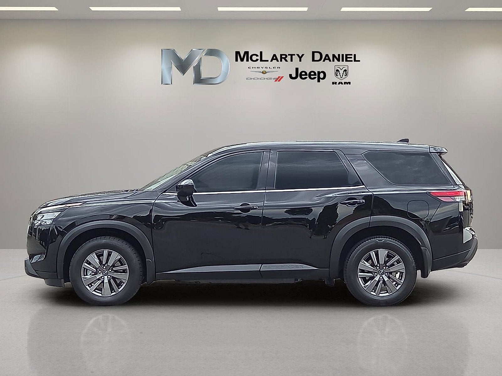 2025 Nissan Pathfinder S FWD