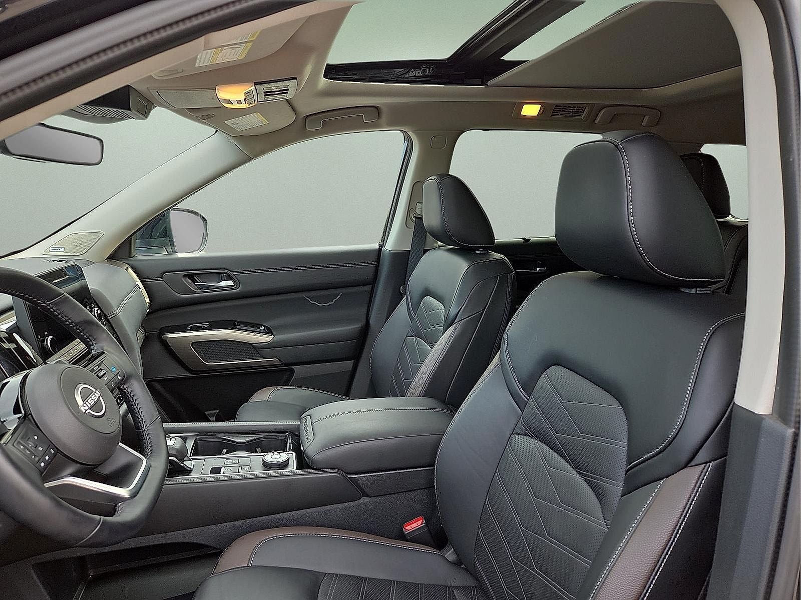 2025 Nissan Pathfinder Platinum 4WD