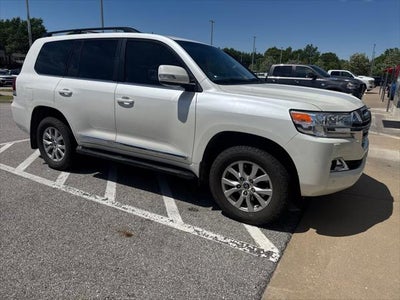 2017 Toyota Land Cruiser V8