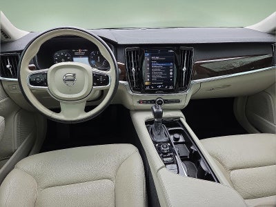 2019 Volvo S90 T6 Momentum