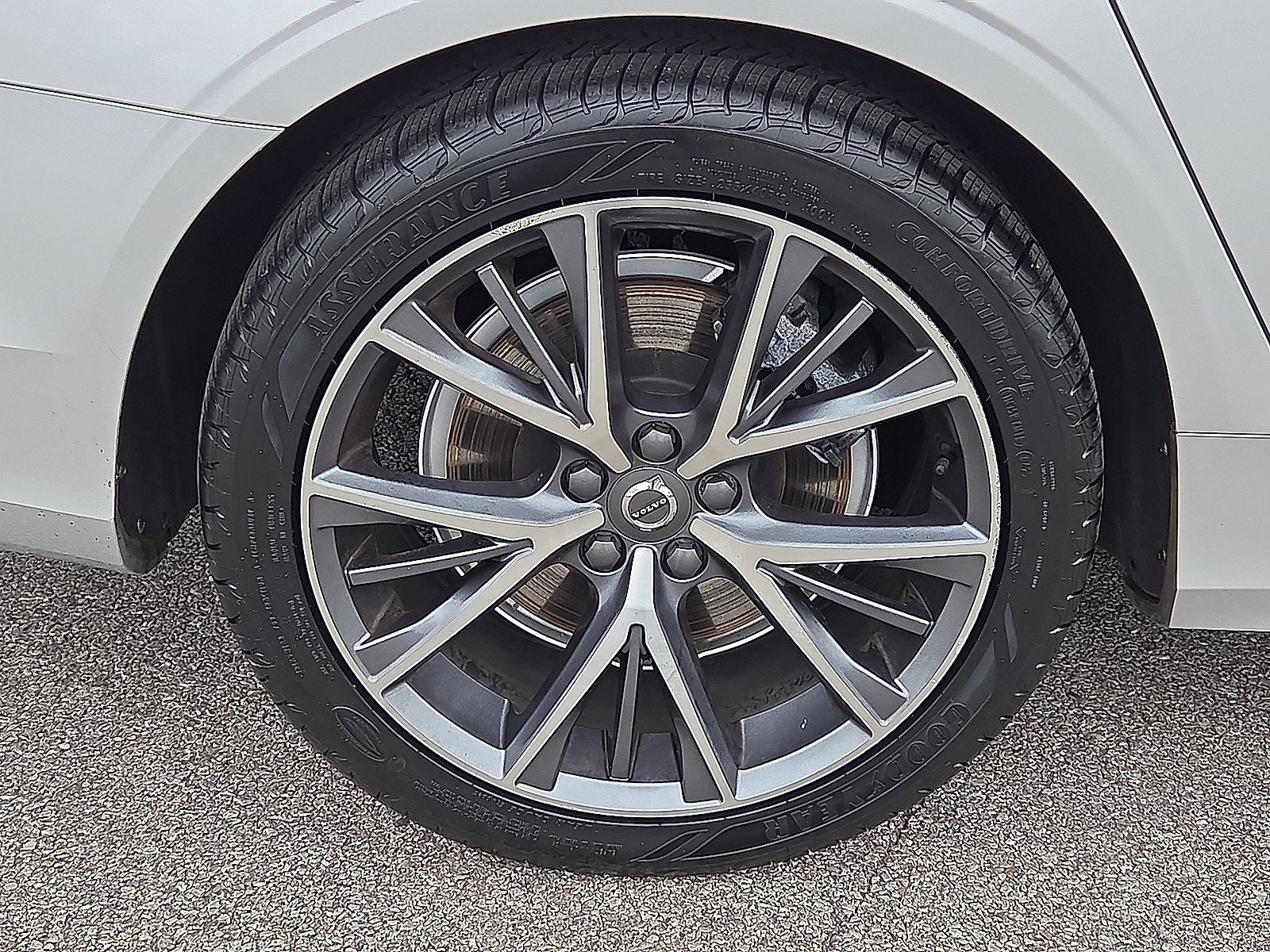 2019 Volvo S90 T6 Momentum