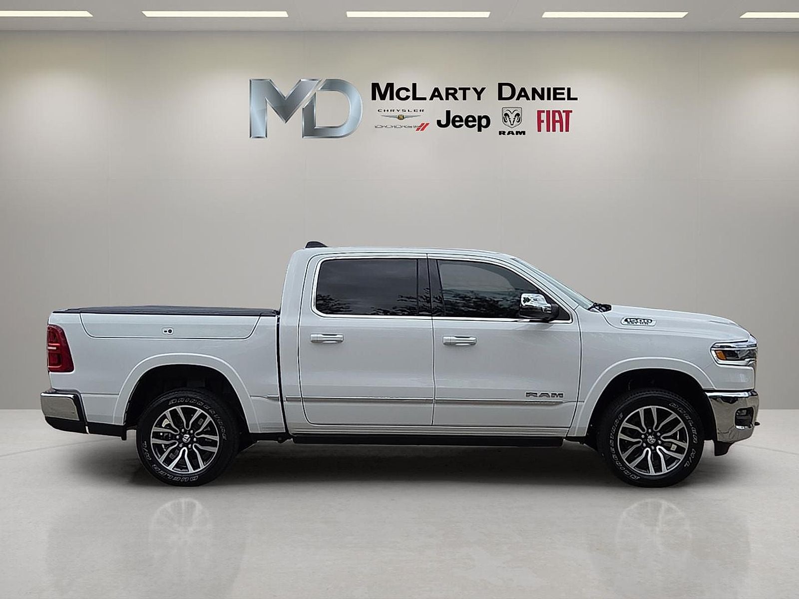2025 RAM 1500 Limited Crew Cab 4x4 5'7' Box