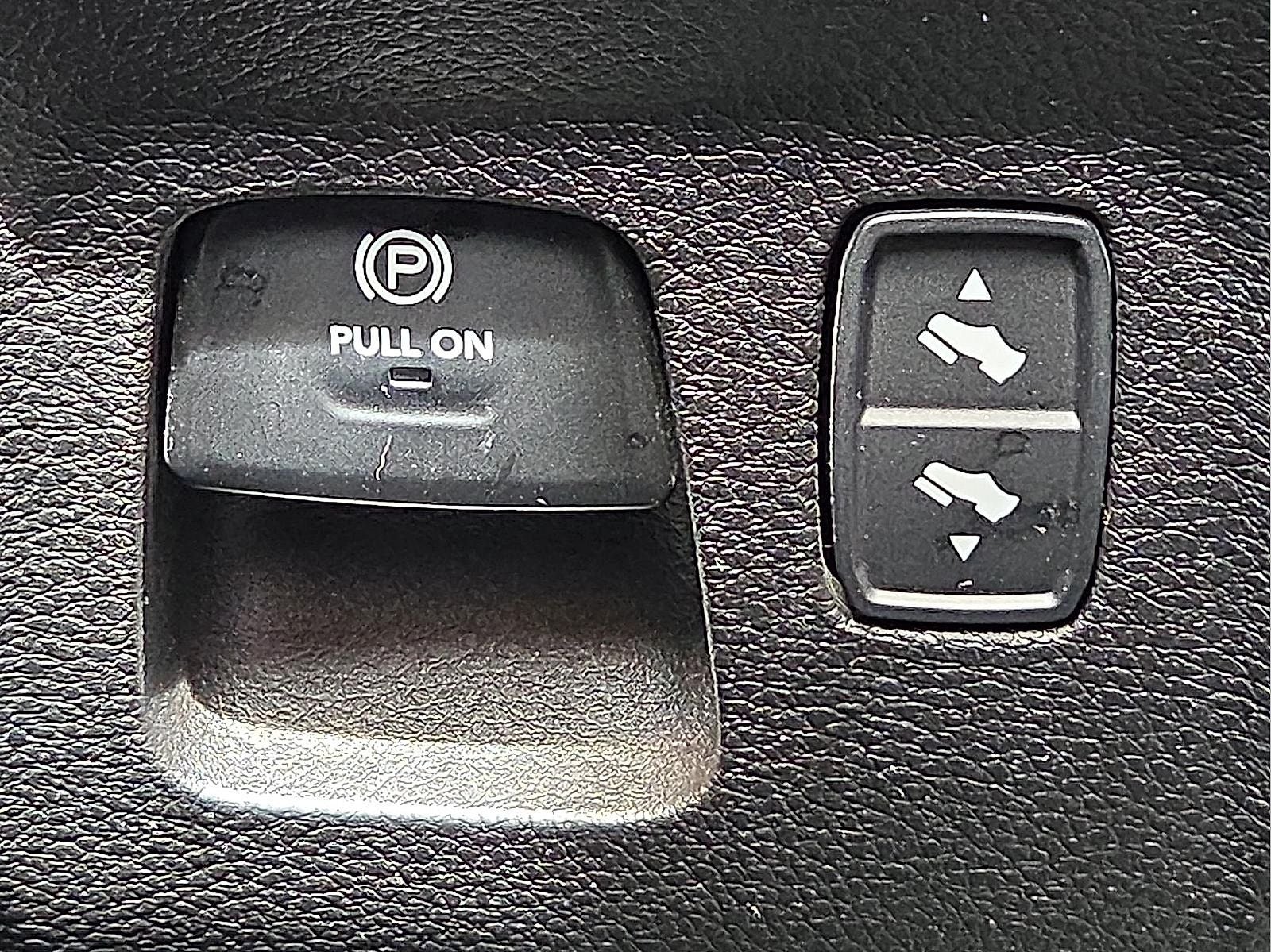 2022 RAM 1500 Laramie Crew Cab 4x4 5'7' Box