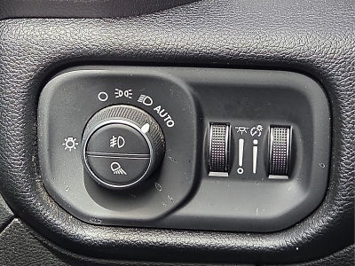 2022 RAM 1500 Laramie Crew Cab 4x4 5'7' Box