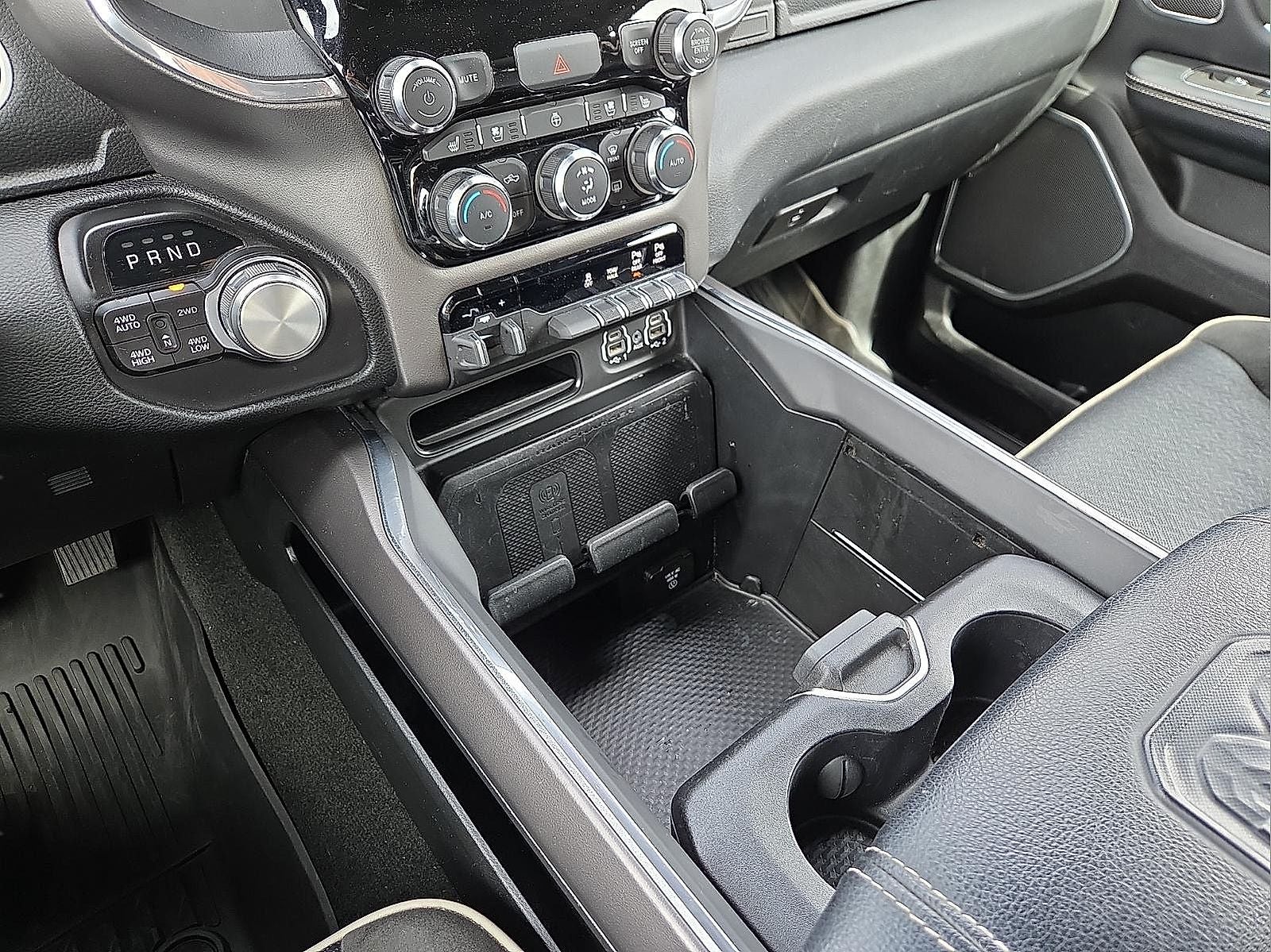 2022 RAM 1500 Laramie Crew Cab 4x4 5'7' Box