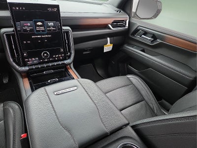 2025 GMC Yukon 4WD Denali