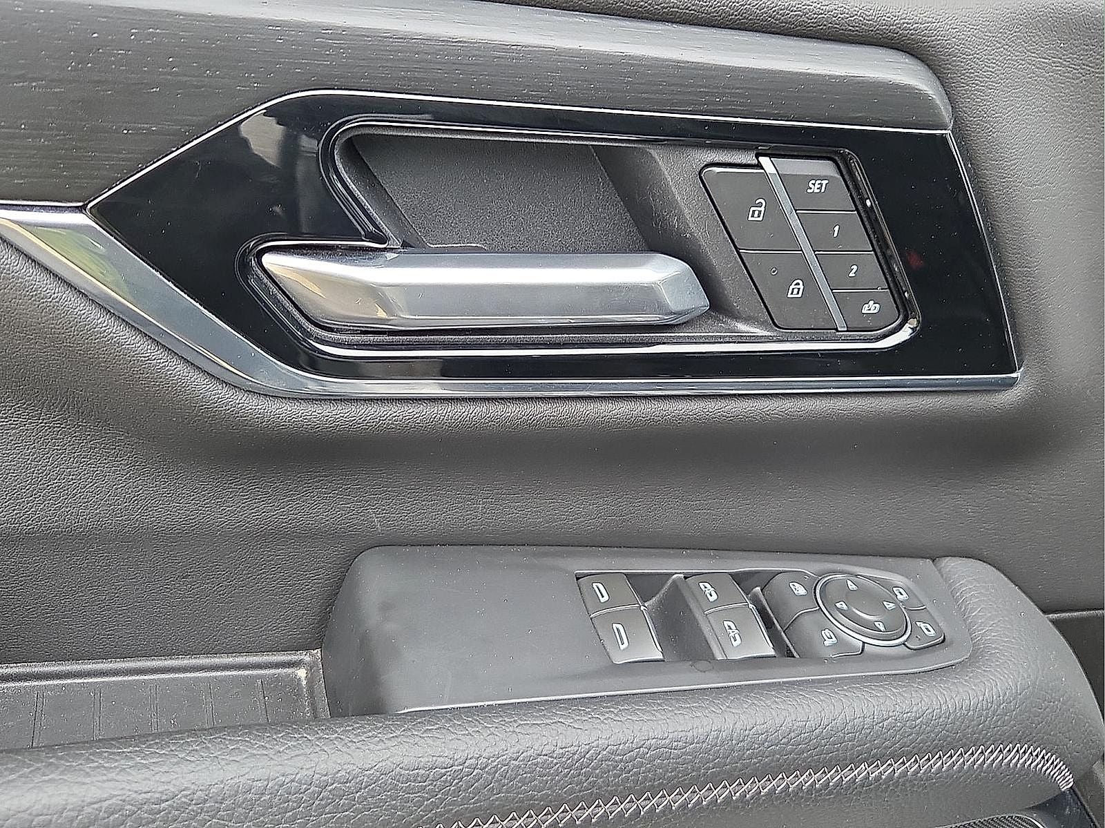 2025 GMC Yukon 4WD Denali