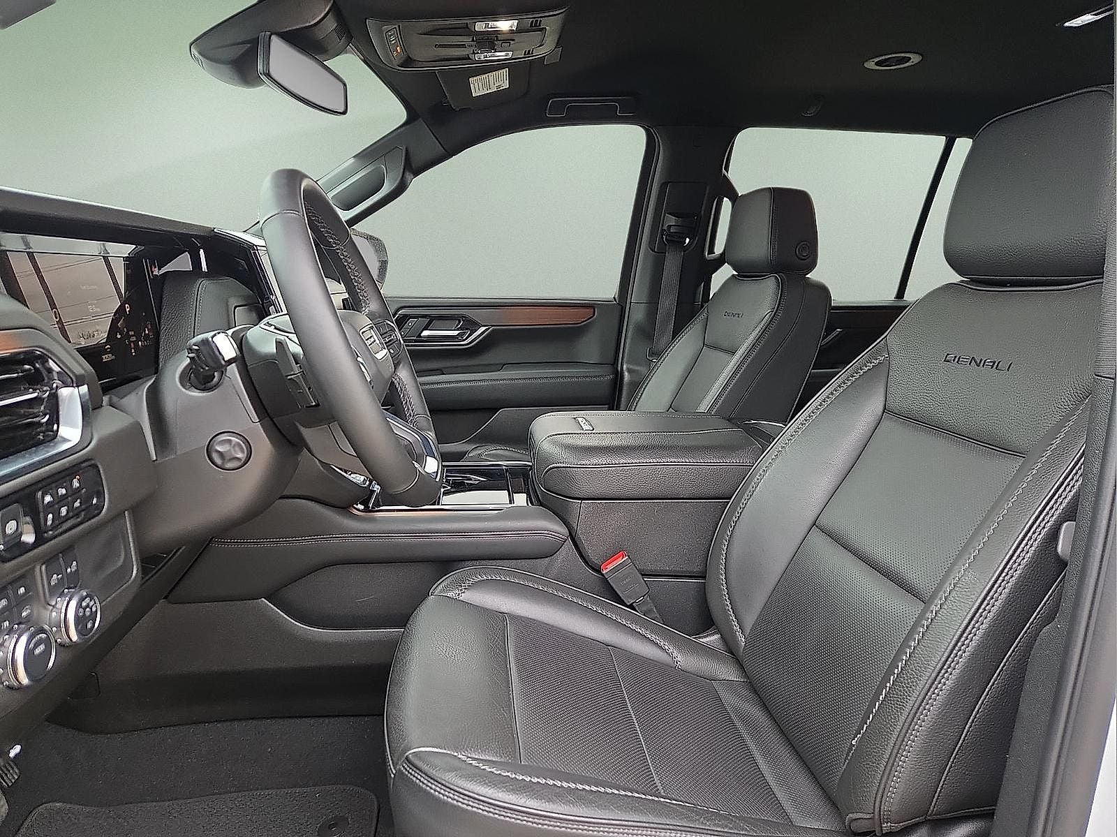 2025 GMC Yukon 4WD Denali