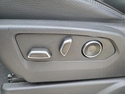 2025 GMC Yukon 4WD Denali