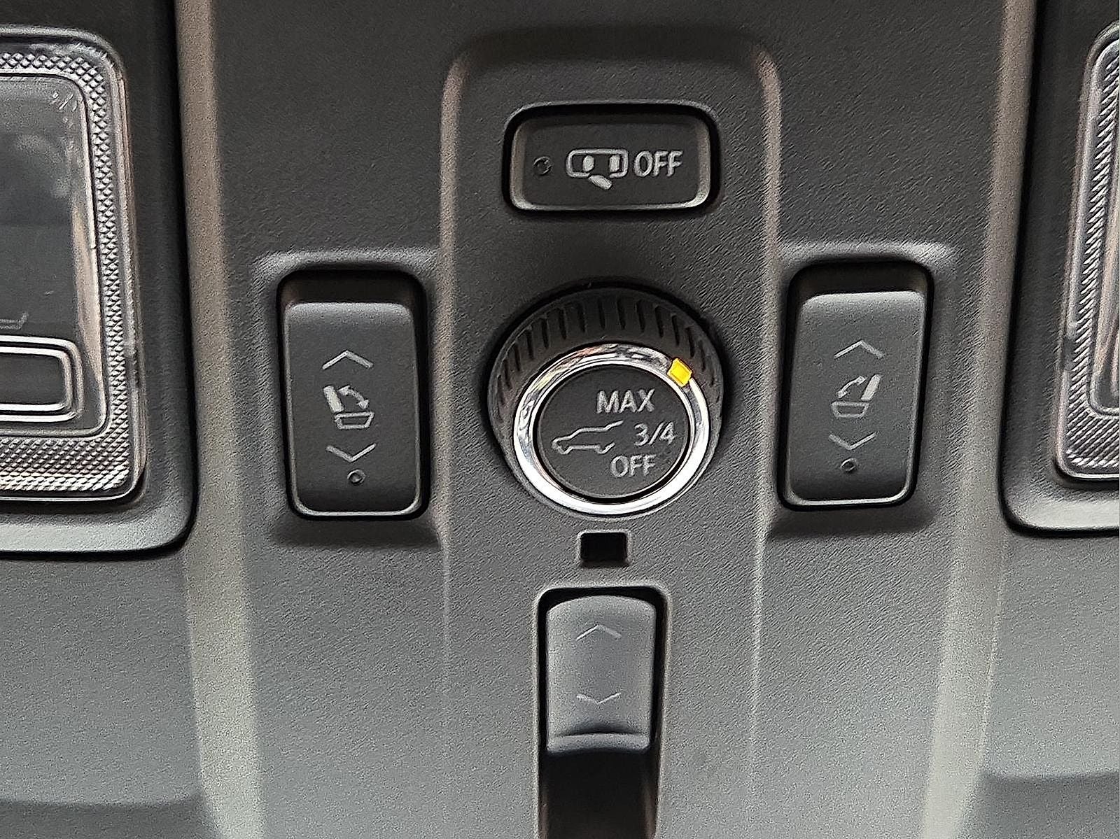 2025 GMC Yukon 4WD Denali
