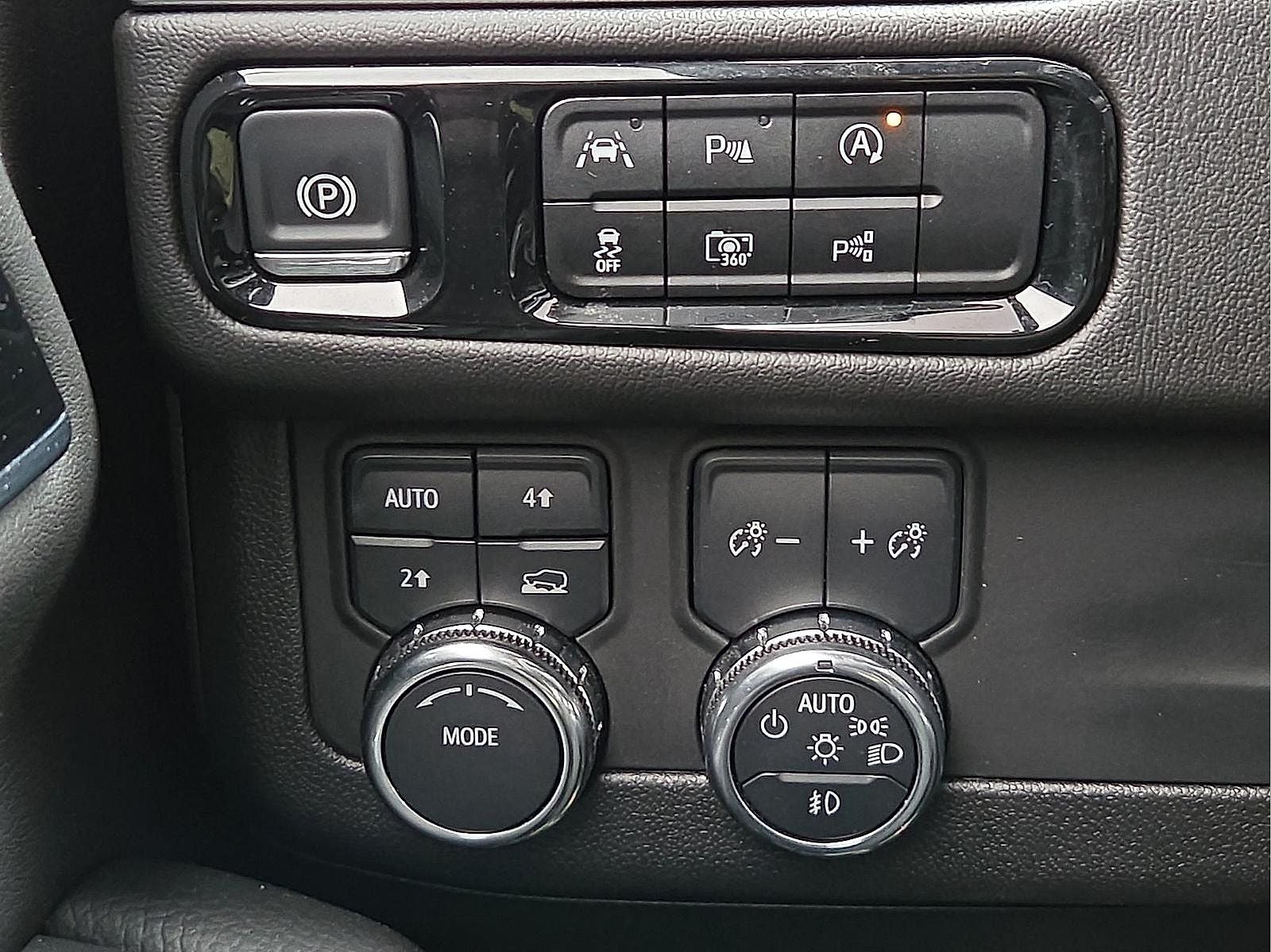 2025 GMC Yukon 4WD Denali