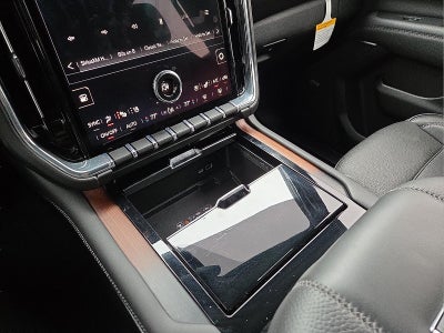 2025 GMC Yukon 4WD Denali