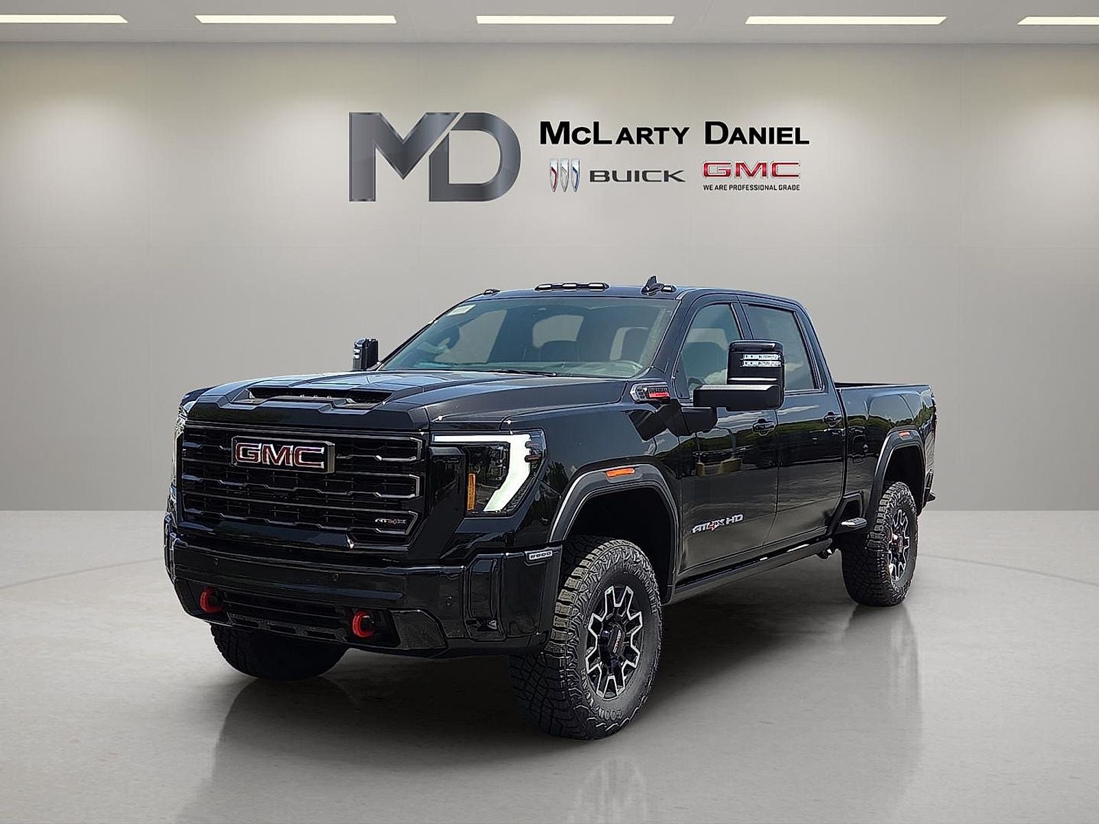 2025 GMC Sierra 2500HD 4WD Crew Cab Standard Bed AT4X