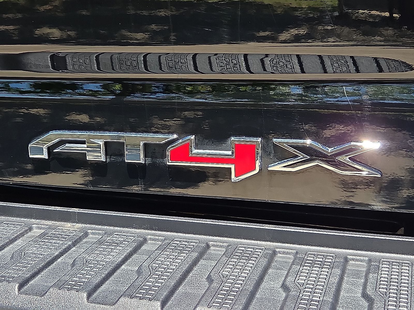 2025 GMC Sierra 2500HD 4WD Crew Cab Standard Bed AT4X