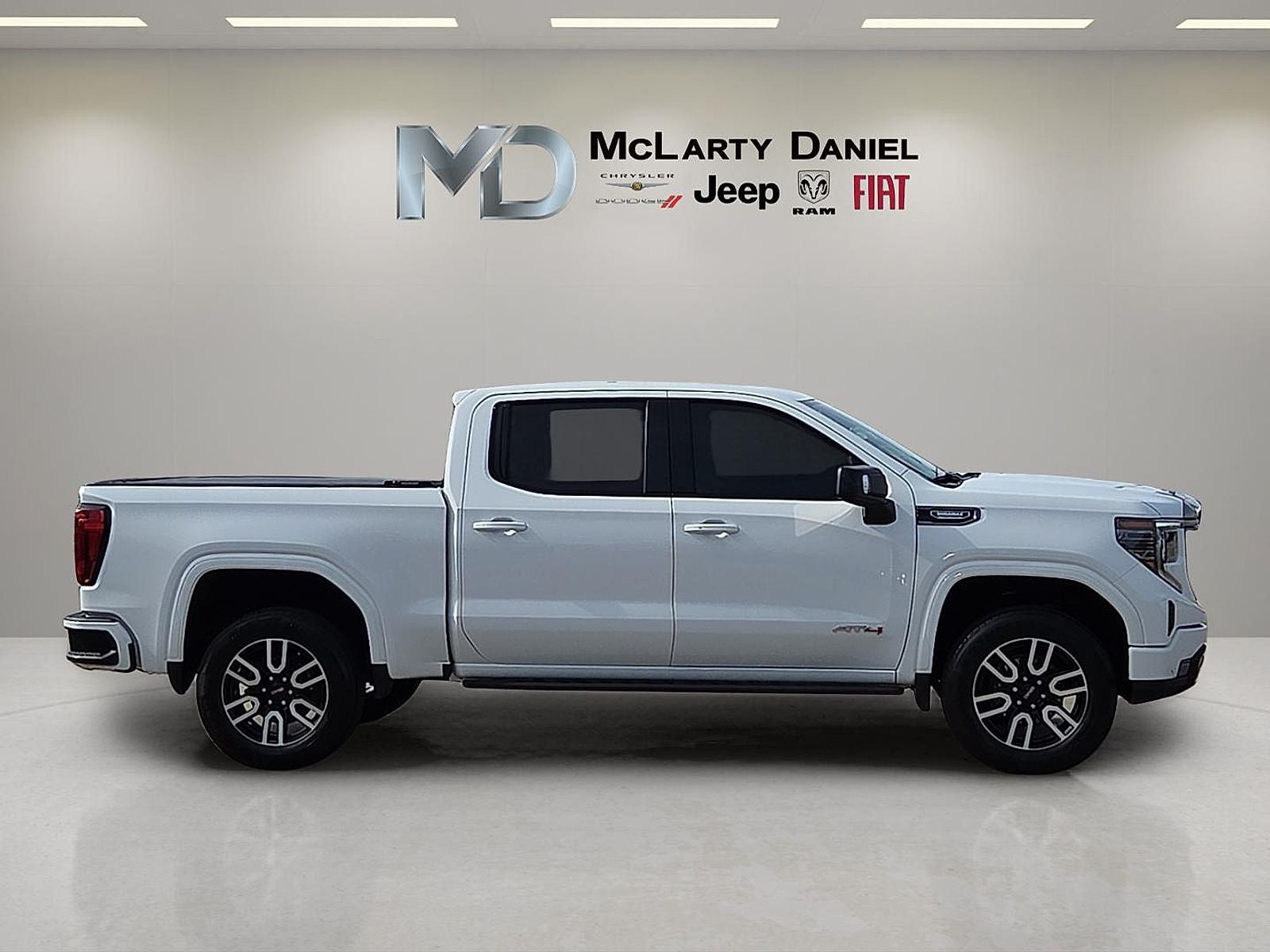 2022 GMC Sierra 1500 4WD Crew Cab Short Box AT4