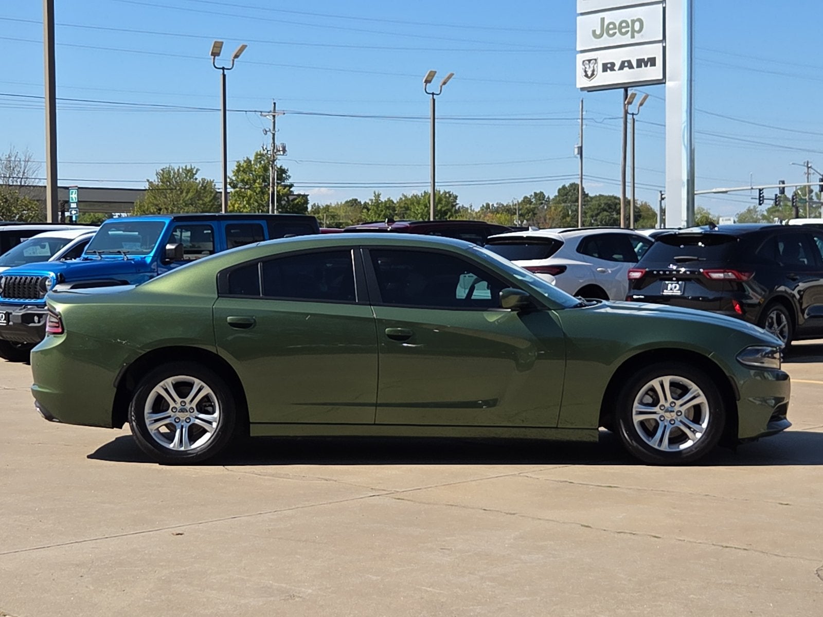 2022 Dodge Charger SXT RWD