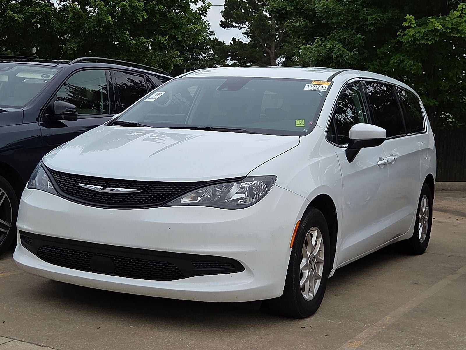 2023 Chrysler Voyager LX