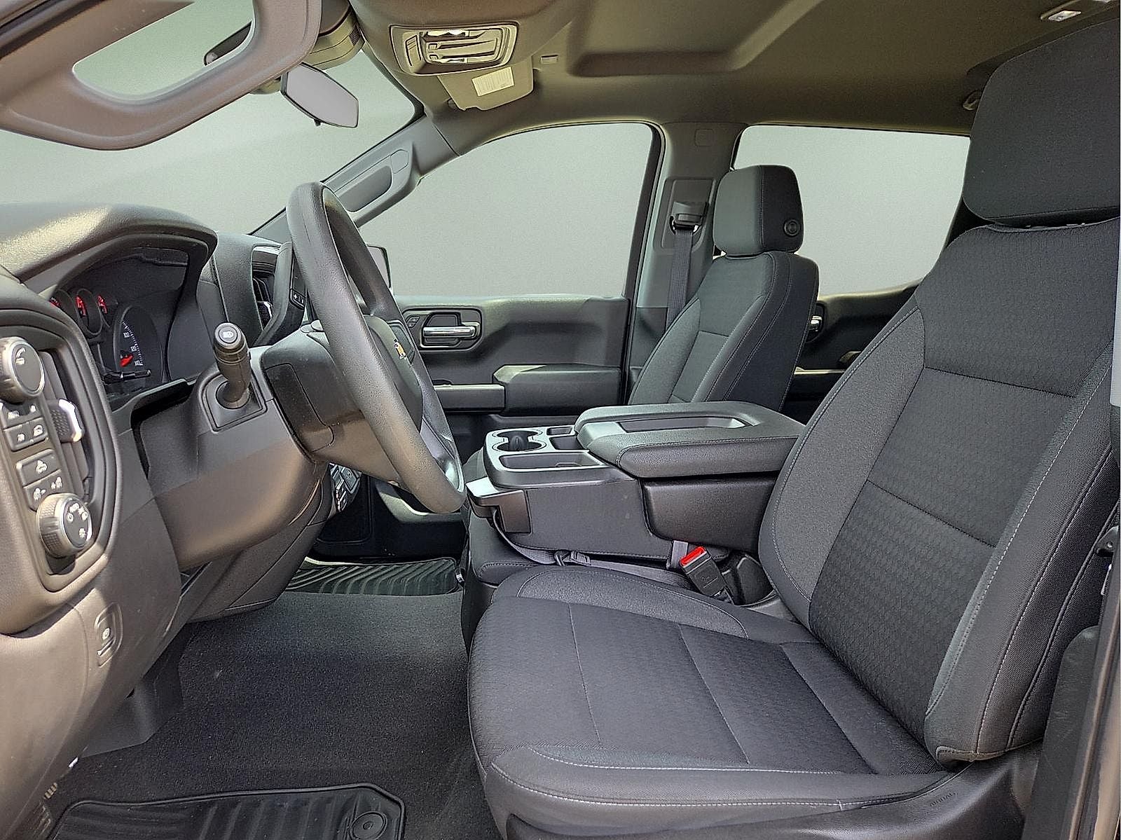 2023 Chevrolet Silverado 1500 4WD Crew Cab Short Bed Custom