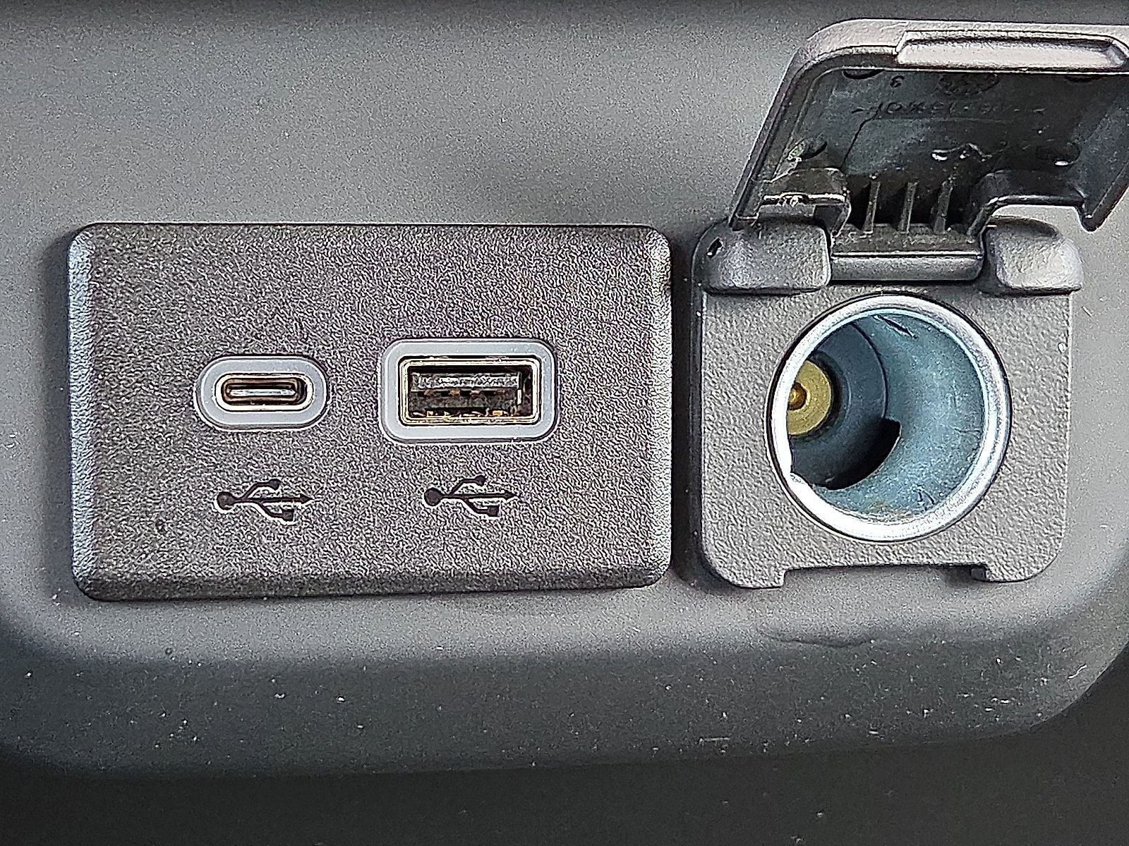 2023 Chevrolet Silverado 1500 4WD Crew Cab Short Bed Custom