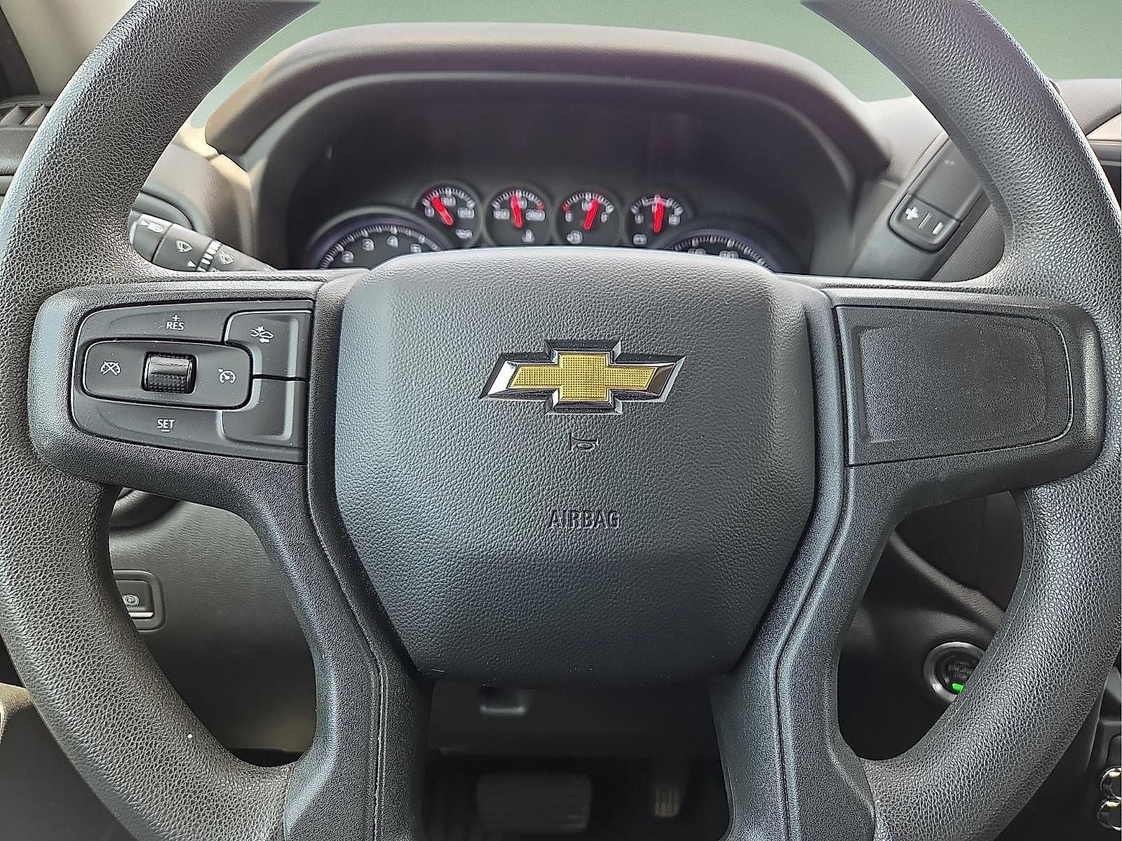 2023 Chevrolet Silverado 1500 4WD Crew Cab Short Bed Custom