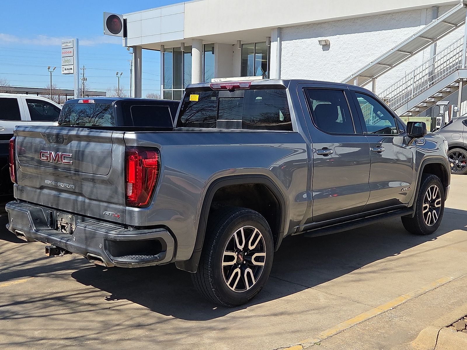 2022 GMC Sierra 1500 Limited 4WD Crew Cab Short Box AT4