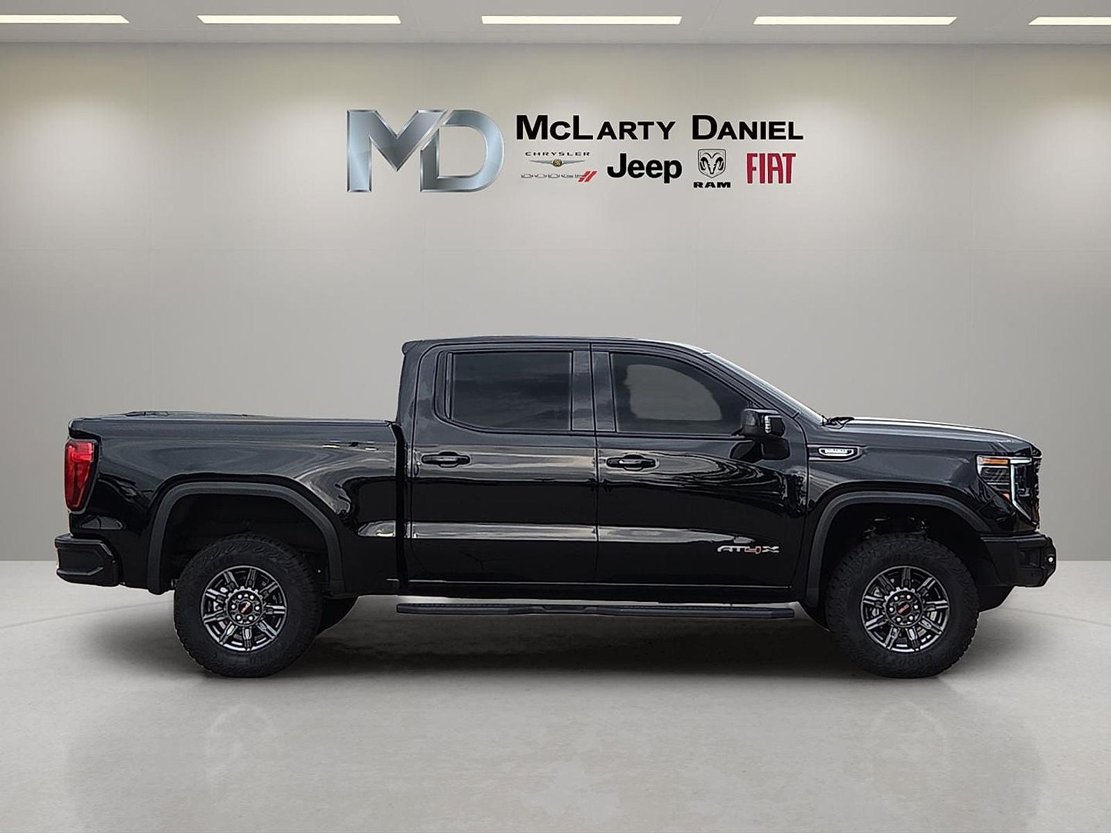 2025 GMC Sierra 1500 4WD Crew Cab Short Box AT4X