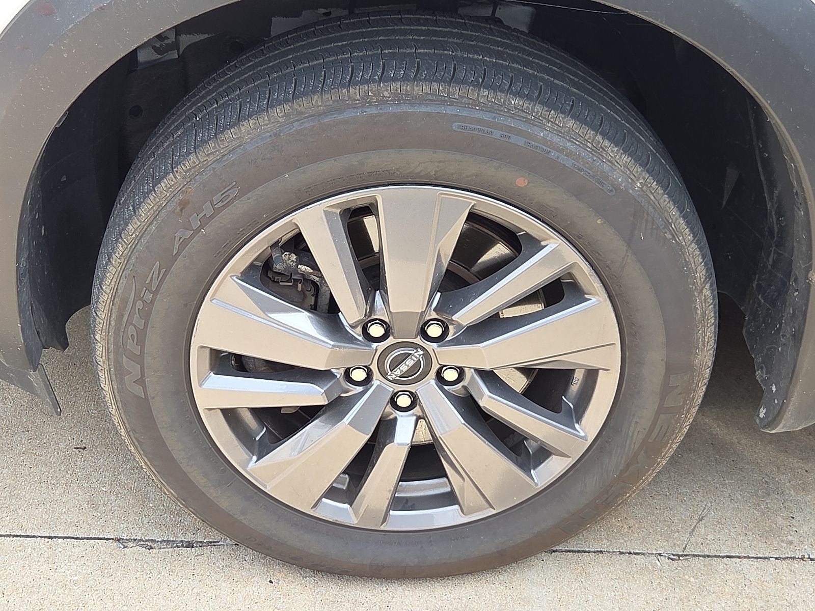 2024 Nissan Pathfinder SV FWD